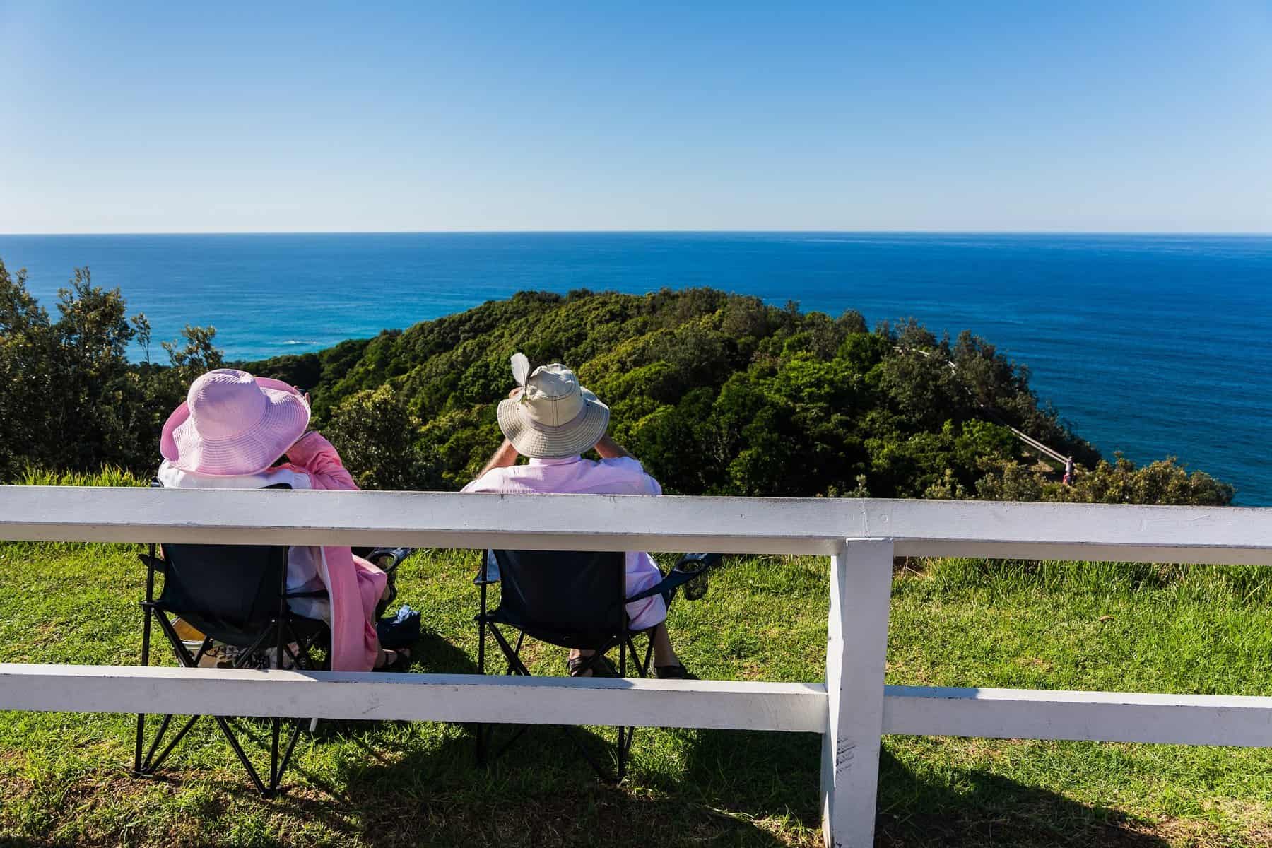 couple at byron bay cliff side