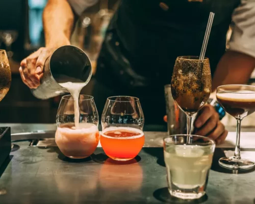 eight-places-you-can-do-cocktail-classes-in-dublin.jpg